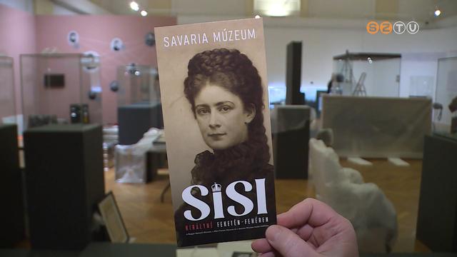 Királyné feketén-fehéren - Nagyszabású kiállítás nyílik Sisiről a Savaria Múzeumban Királyné feketén-fehéren - Nagyszabású kiállítás nyílik Sisiről a Savaria Múzeumban