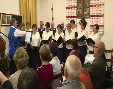 K�z�s �nekl�ssel �nnepelte megalakul�s�nak 10. �vfordul�j�t a Her�nyi N�tak�r