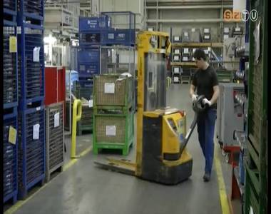 A ny�ri h�napok tov�bb jav�tanak a munkan�lk�lis�gi mutat�kon