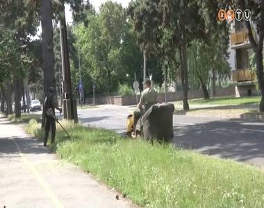 Nyári munkálatokat végez a parkfennatartó a város zöldterületein Nyári munkálatokat végez a parkfennatartó a város zöldterületein