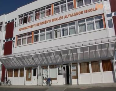 K�v�l-bel�l korszer�s�tett�k Bercs�nyi-iskol�t