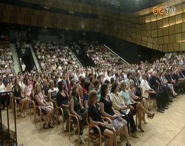 Kiosztották az első szombathelyi ELTE-s diplomákat Kiosztották az első szombathelyi ELTE-s diplomákat