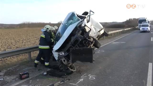 Nem használta a biztonsági övet, kirepült az ütközéskor Nem használta a biztonsági övet, kirepült az ütközéskor