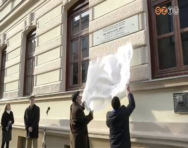 Bernstein B�la eml�kt�bl�t avattak