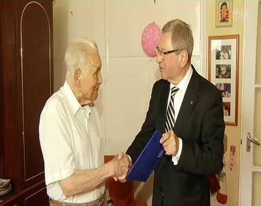 90 �ves sz�let�snapost k�sz�nt�tt a polg�rmester