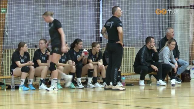 A Srvr Arnban jtssza NB I-es mrkzseit az SZKKA ni kzilabda csapata