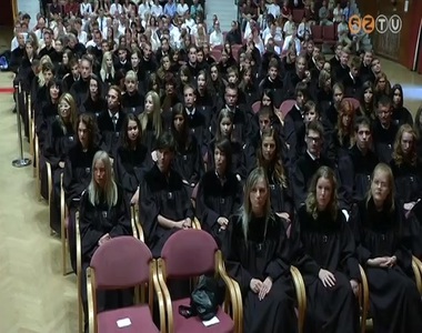 Diplomaoszt� �nneps�get tartottak a Sporth�zban