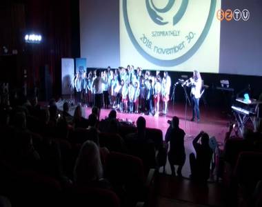 Mi is itt vagyunk! g�la