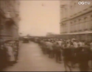 Az 1956-os forradalomra �s szabads�gharcra eml�kezik az orsz�g