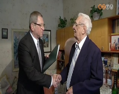 Sz�pkor�t k�sz�nt�tt a polg�rmester