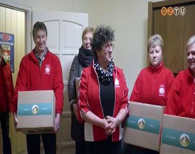 Seg�ts�g a r�szorul�knak