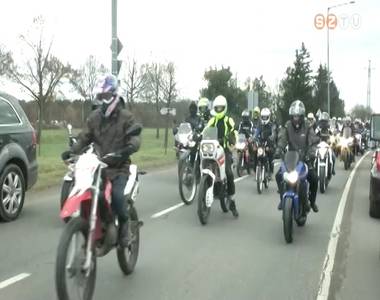 Felvonulással búcsúztatták a motorosok az óévet Felvonulással búcsúztatták a motorosok az óévet