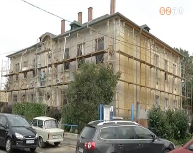 Fel�j�tj�k a Zr�nyi-kisiskola �p�let�t