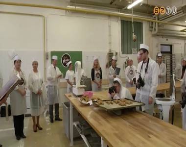 �gy k�sz�l a Szent M�rton kifli