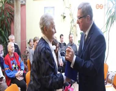 Sz�pkor� sz�let�snapost k�sz�nt�tt a polg�rmester