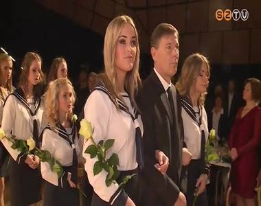 Megkezd�dtek a szalagavat�k