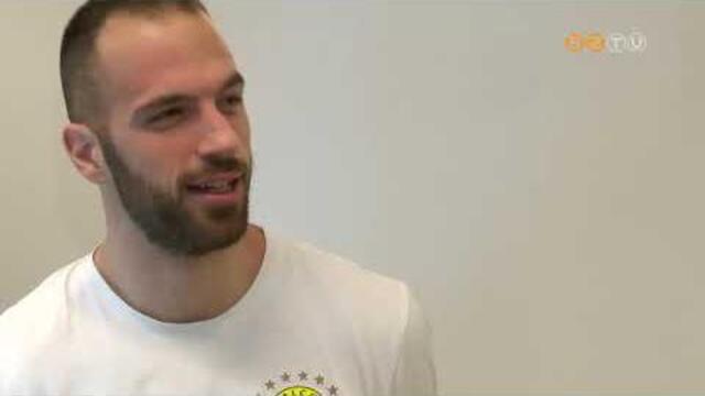 Nemcsak a p�ly�n, hanem azon k�v�l is p�ld�t mutat a szombathelyi kos�rlabda csapat