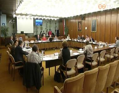 �ssze�lt a Jogi �s T�rsadalmi Kapcsolatok Bizotts�ga