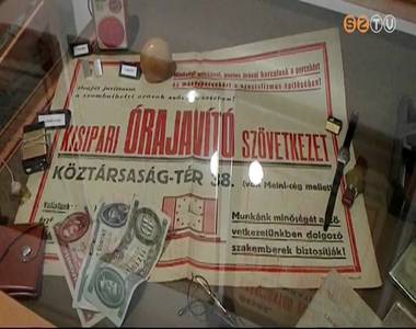 Retro t�rgyakb�l ny�lt ki�ll�t�s