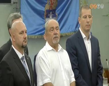 Rendk�v�li k�zgy�l�s �sszeh�v�s�t kezdem�nyezte a baloldal