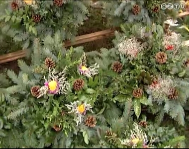 Már rengetegen keresik fel a temetőket Már rengetegen keresik fel a temetőket