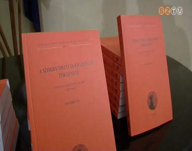 Egyházi témájú könyveket mutattak be a premontrei gimnáziumban Egyházi témájú könyveket mutattak be a premontrei gimnáziumban