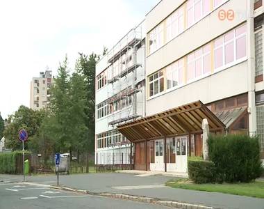 M�r l�tszik a Bercs�nyi-iskola homlokzat�n, hogy milyen lesz