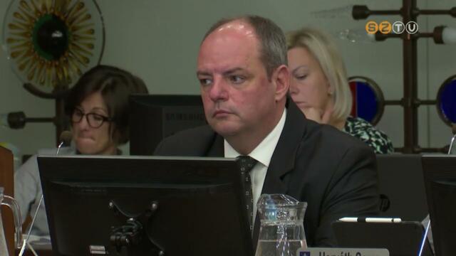 11 napirendi pontot nyilvnosan, egyet zrt ajtk mgtt vitatnak meg