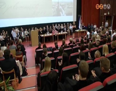 Kezd�dik a diplomament� program m�sodik �teme