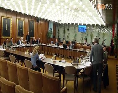 Bizotts�gi �l�sek