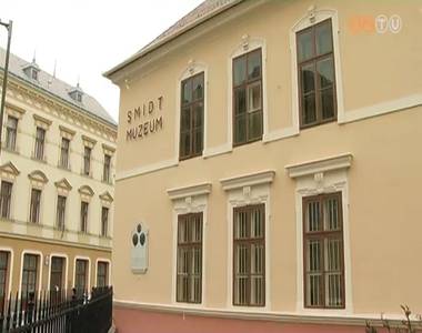 Folytat�dik a Smidt M�zeum fel�j�t�sa