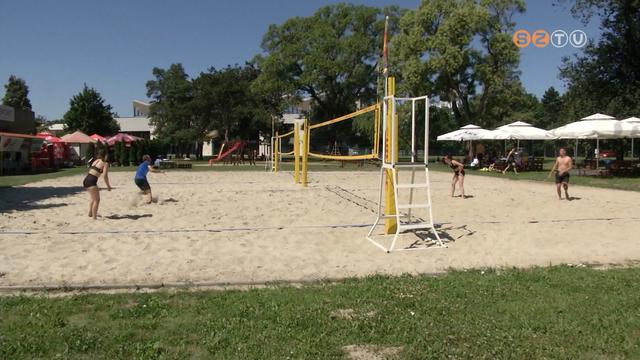 Strandröplabda emléktornák Szombathelyen Strandröplabda emléktornák Szombathelyen