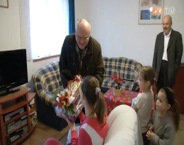 Aj�nd�kok a  Gyermekotthonnak