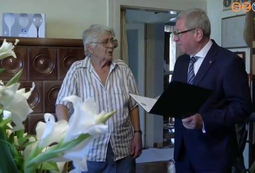 Horváth Imre Pálnét köszöntötte a polgármester Horváth Imre Pálnét köszöntötte a polgármester