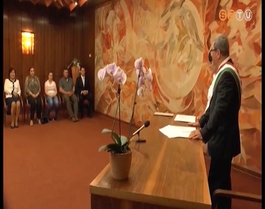 �ten tettek �llampolg�rs�gi esk�t kedden a V�rosh�z�n