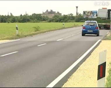 Burkolat-fel�j�t�s a megye k�z�tjain