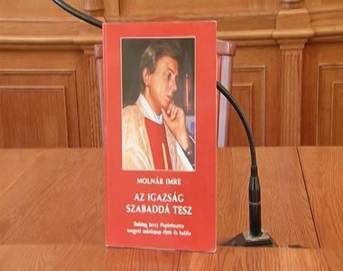 K�nyvbemutat� volt a Megyeh�z�n