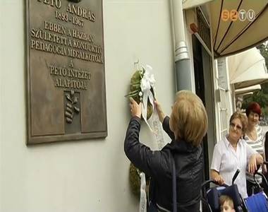 Pet� Andr�sra eml�keztek