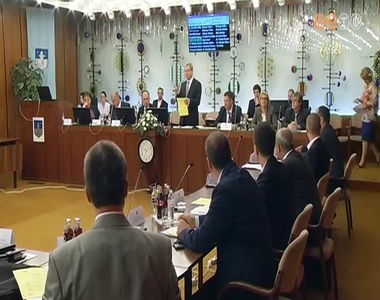 Rendk�v�li k�zgy�l�s