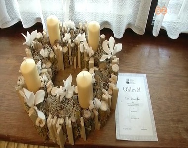 Adventi koszor�k�t� versenyt rendeztek a Herman-iskol�ban