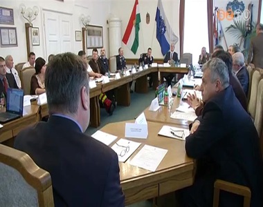 Felk�sz�lt az �rv�zi helyzetek kezel�s�re a megyei v�delmi bizotts�g