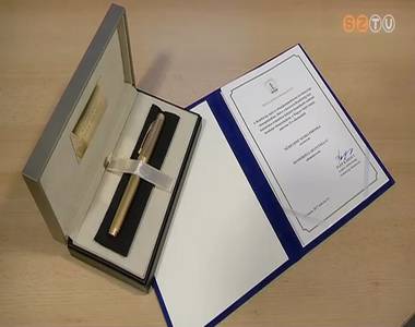 Nemes Piroska kollégánk kapta a Rendőrségi Aranytollat Nemes Piroska kollégánk kapta a Rendőrségi Aranytollat