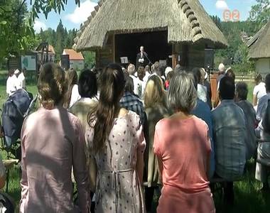 Szabadt�ri istentisztelet a skanzenben