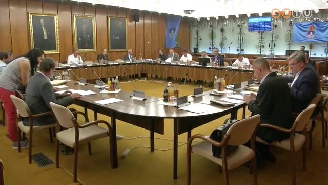 �ssze�lt a gazdas�gi bizotts�g