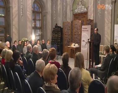 Aranyb�l �p�lt h�z