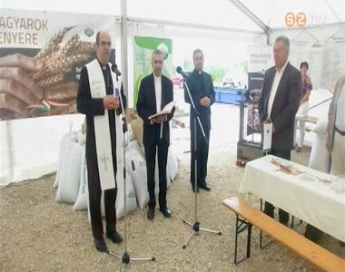 Magyarok Kenyere gy�jt�nap V�pen