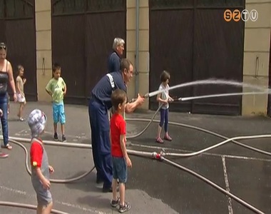 A tűzoltók tárt kapukkal várták az érdeklődőket a gyermeknapon A tűzoltók tárt kapukkal várták az érdeklődőket a gyermeknapon