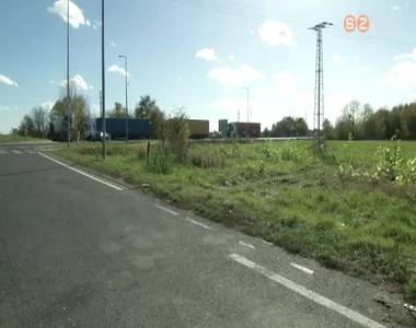 Infrastrukt�ra-fejleszt�s a S�rdi-�r �ti iparter�leten