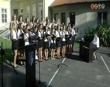 V�rosi tan�vnyit�