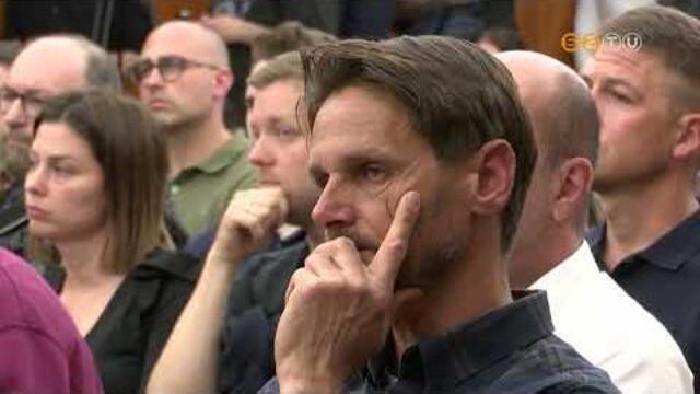 Lakoss�gi f�rumot tartottak h�tf� d�lut�n a v�rosh�z�n az Oladi Plat�t �rint� azbesztszennyez�sr�l